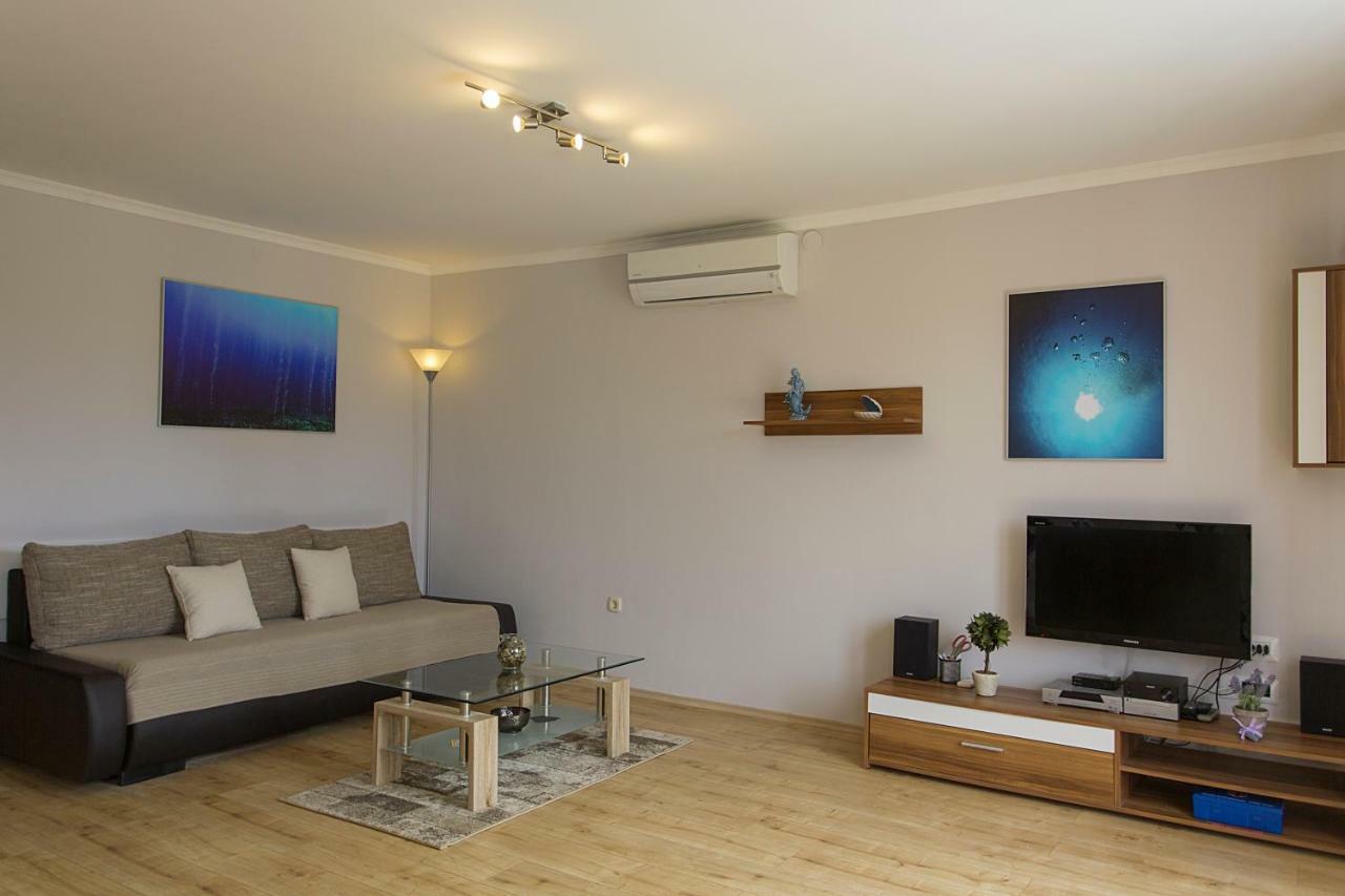 Apartments Tasha Mali Lošinj Екстериор снимка