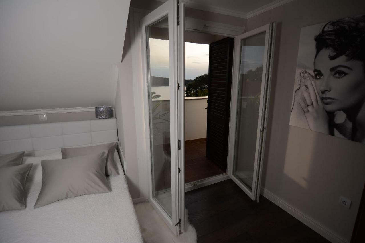 Apartments Tasha Mali Lošinj Екстериор снимка